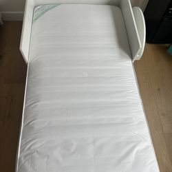 Toddler Bed/ Cama De Nino/a