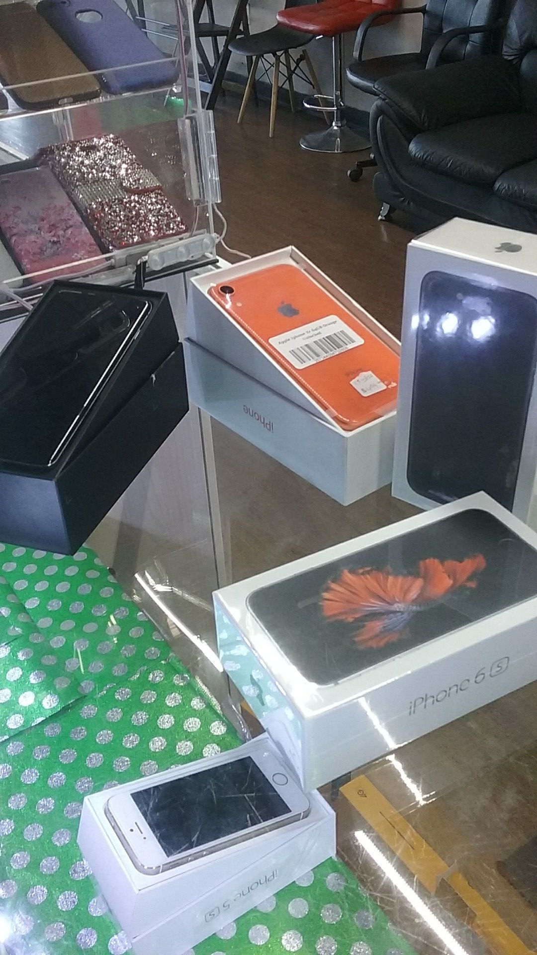 SPECIAL on all phones today iPhone 6s 32gb for 129.99 iPhone 7 32gb for 149.99 iPhone xr for 479.99 galaxy s10 128gb 479.99