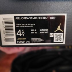 Air Jordan 1 Mid Se Craft (GS) SIZE 4.5 YOUTH