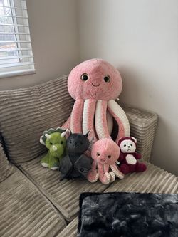 Stuffed animals fromDel Mar fair- Tags still on