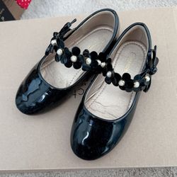 Girls Black Ballet Flat Shoes Size 11  Comes from pet free smoke free home  Excellent condition 