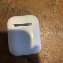 AirPods Gen2 Case & Left Airpod 