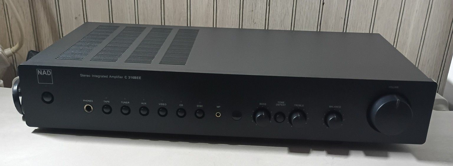 NAD Stereo Integrated Amplifier