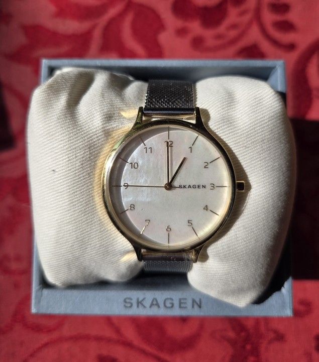 NEW SKAGEN WOMENS WACTH