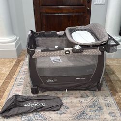 Graco Pack 'n Play with Changer