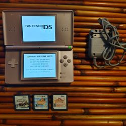 Nintendo DS Lite Metallic Rose Console complete + 3 games charger and stylus 