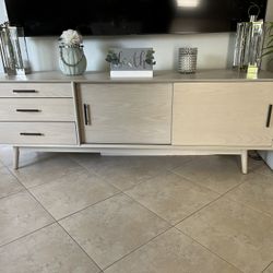Media Console