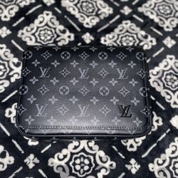 Loui Vuitton 