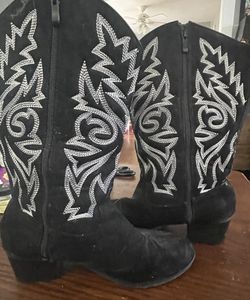 Black Western Mid Calf Low Heeled Boots