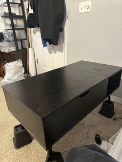 Modern Black Lift-Top Coffee Table – Great Condition!