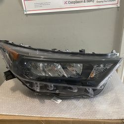 2019-2020 Toyota RAV4 Right Headlight 