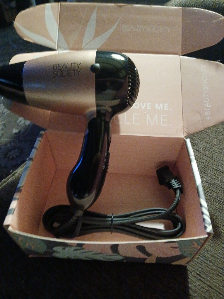 Beauty Société Hair Dryer