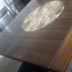 Beautiful Lasy Susan Table And 4 Bar Stools Excellent Condition 