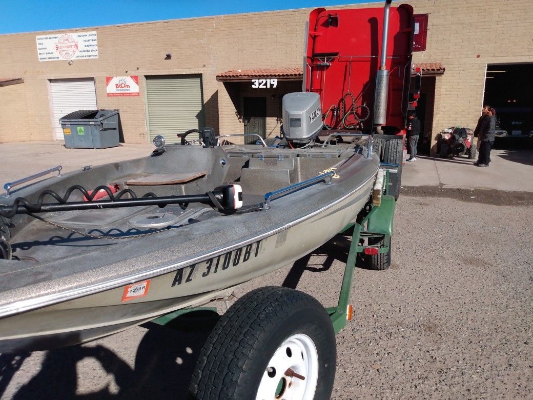 Erb tide Dyna trek bass boat