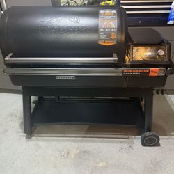 Traeger Ironwood XL Wi-Fi Pellet Grill and Smoker in Black