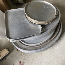 Big Aluminum Serving Trays & Pizza Pans 