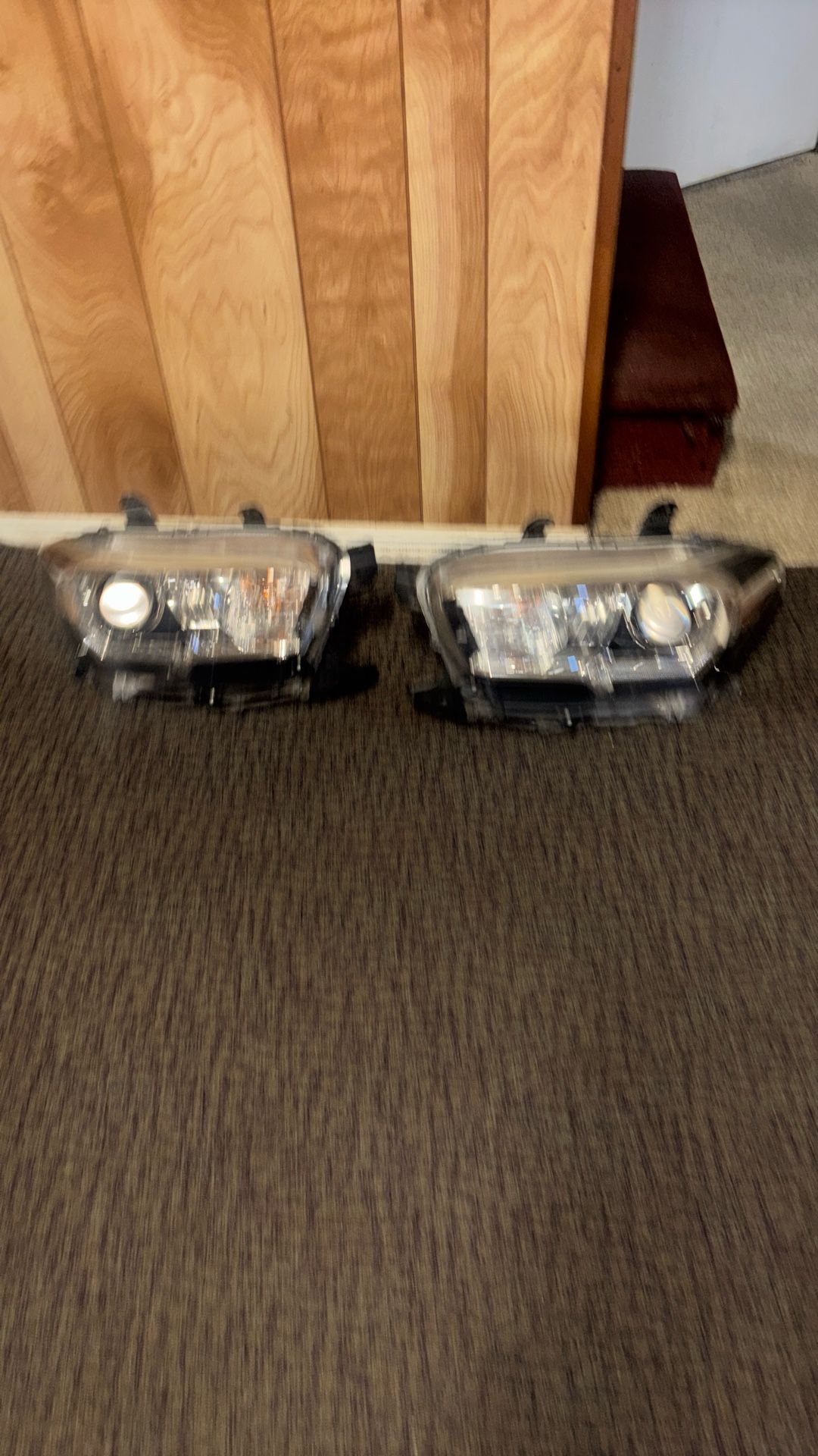 2016-2021 Toyota Tacoma Left & Right OE projector headlights LED right tabs brok