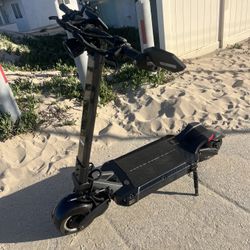 Emove Roadster Hyper Scooter Voro Motors