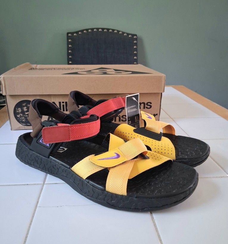 New Nike ACG Air Deschutz  Solar Flare Yellow Black Mens 13 Adjustable Sandals NICE!