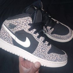 Nike Air Jordan 1 Mid Se Leopard 6 Women