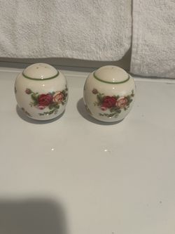 Royal Dalton old country roses