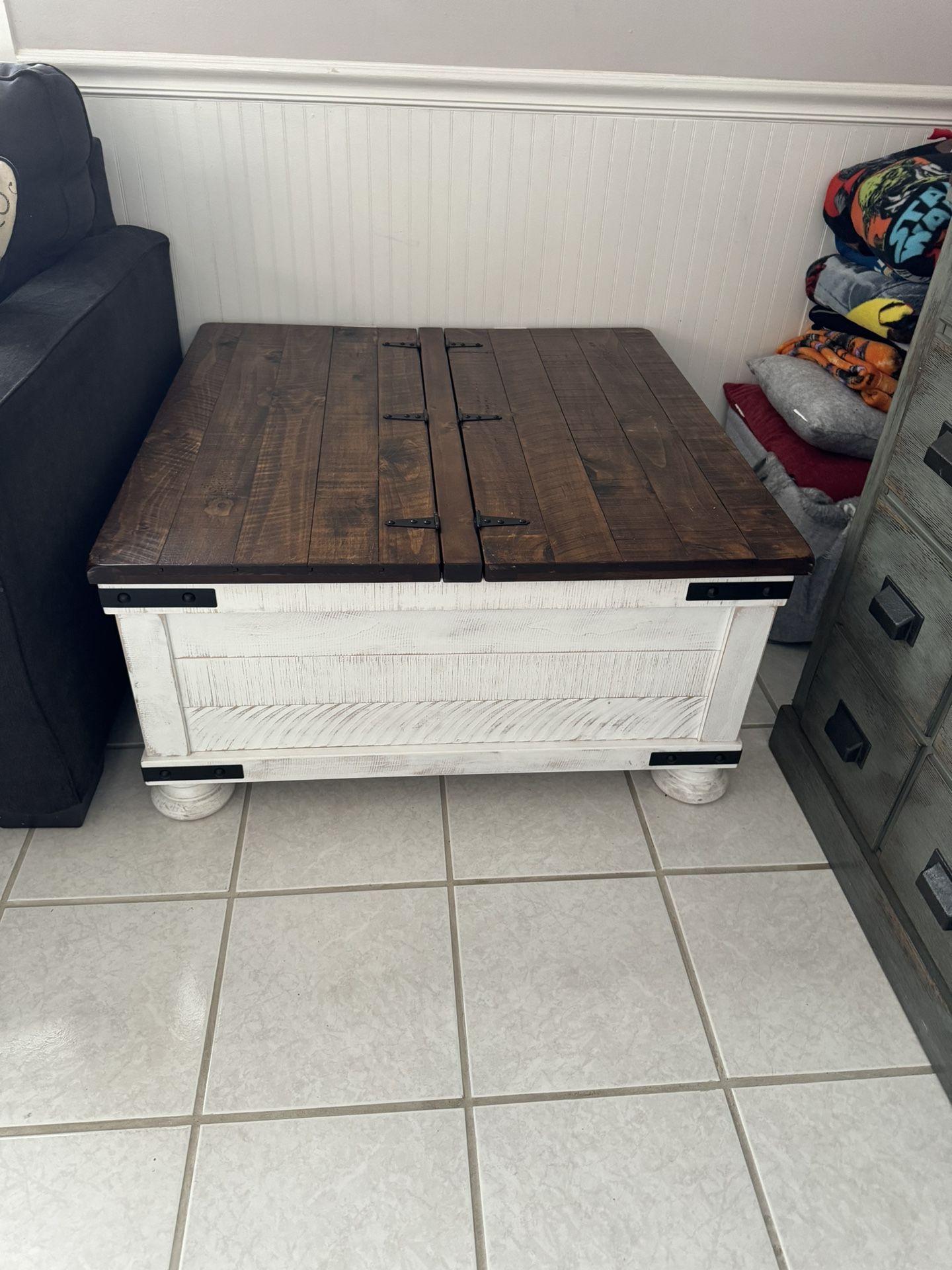 Farmhouse Rustic Coffee Table