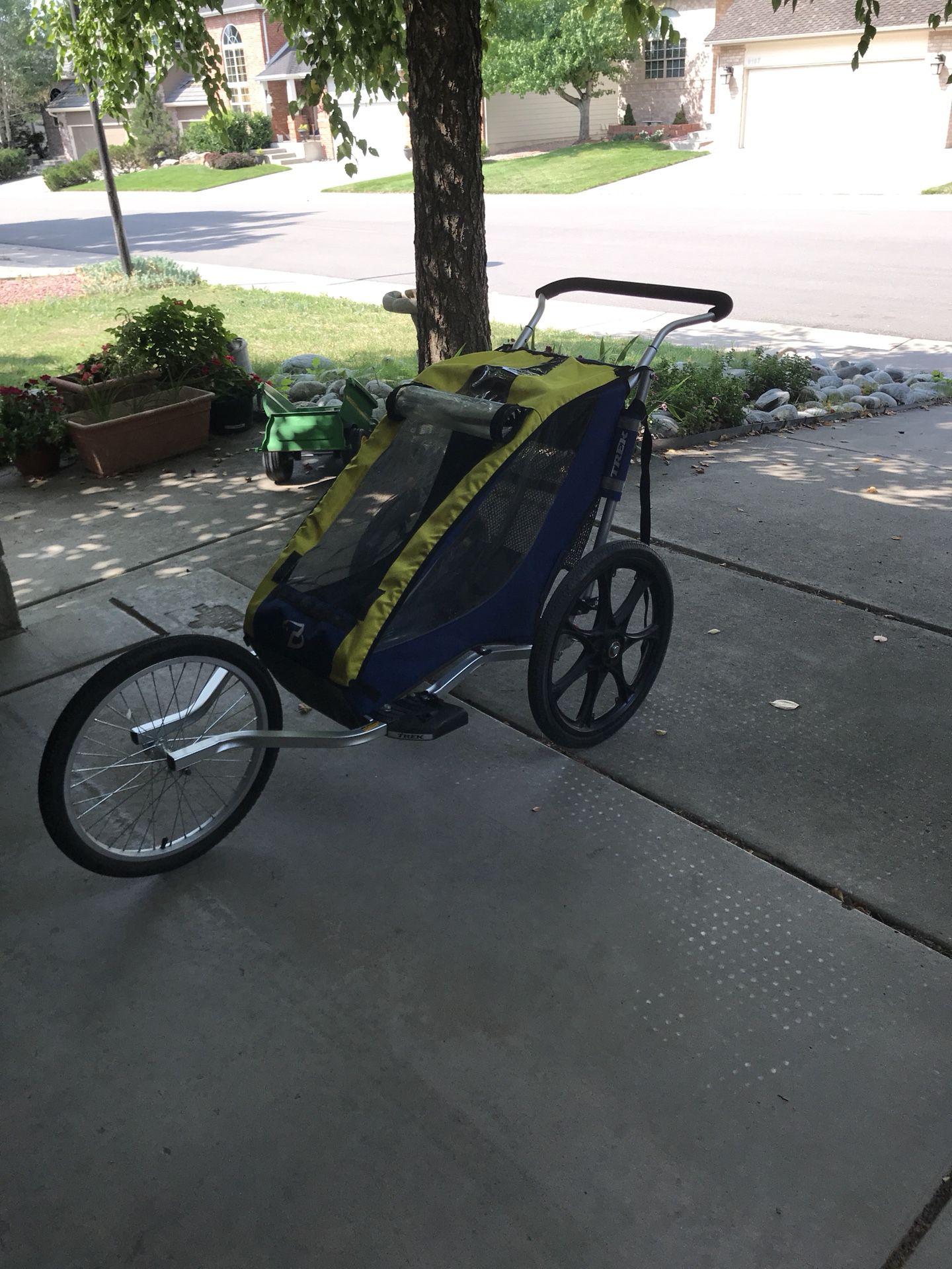 Trek bike trailer/jogging stroller