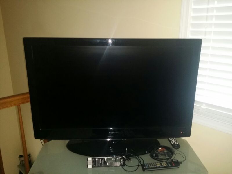 42" LCD Sceptre flat screen TV for Sale in Carol Stream, IL OfferUp