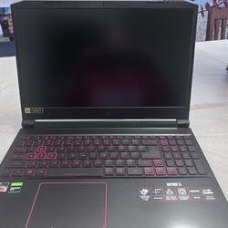 Gaming Laptop - Ryzen 5 - Radeon RX 560X - 256GB SSD 