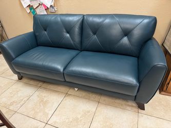 Leather couch 80x35x36