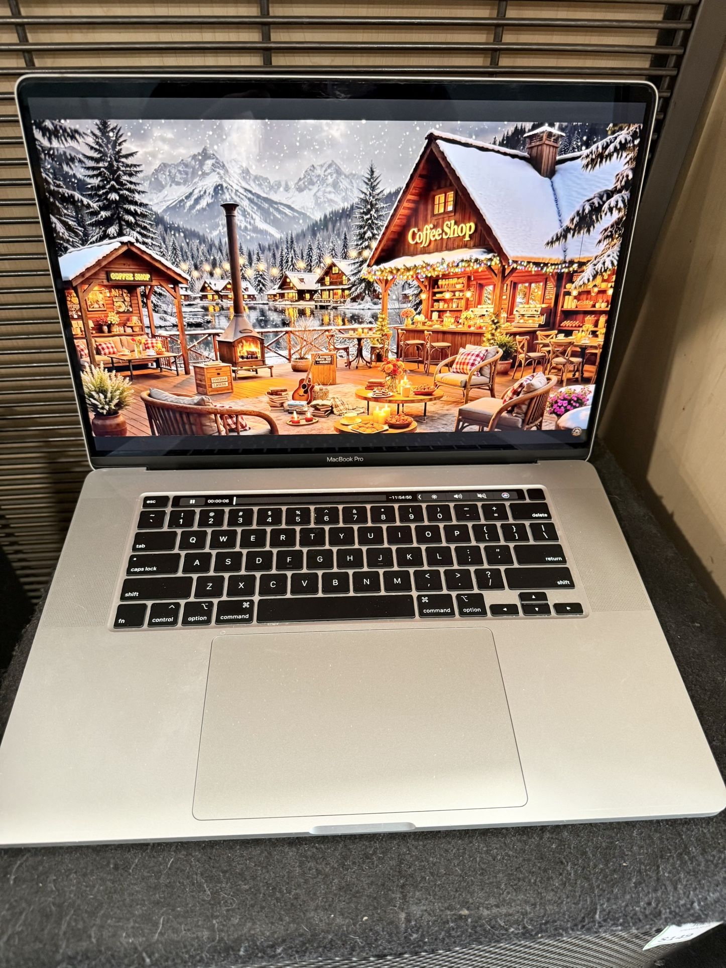 Apple 2019 MacBook Pro 💻 16-inch 2.6 GHz I7 16Gb/500 SSD Laptop 