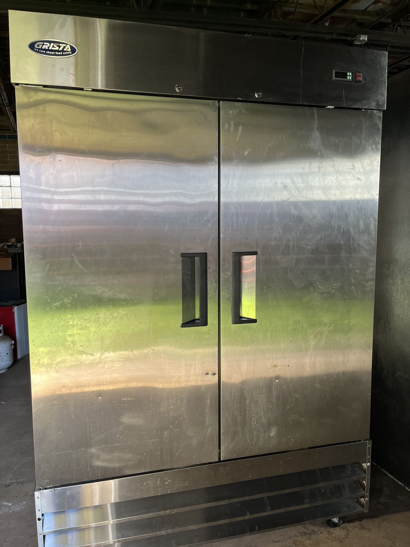GRISTA FREEZER