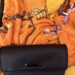 black crossbody bag