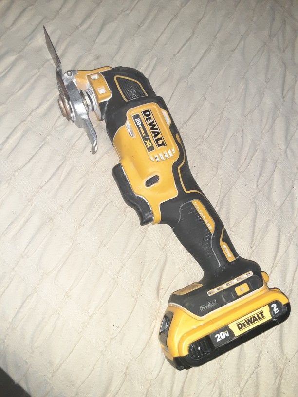 Dewalt Multiusos 2AH Battery No Charger 