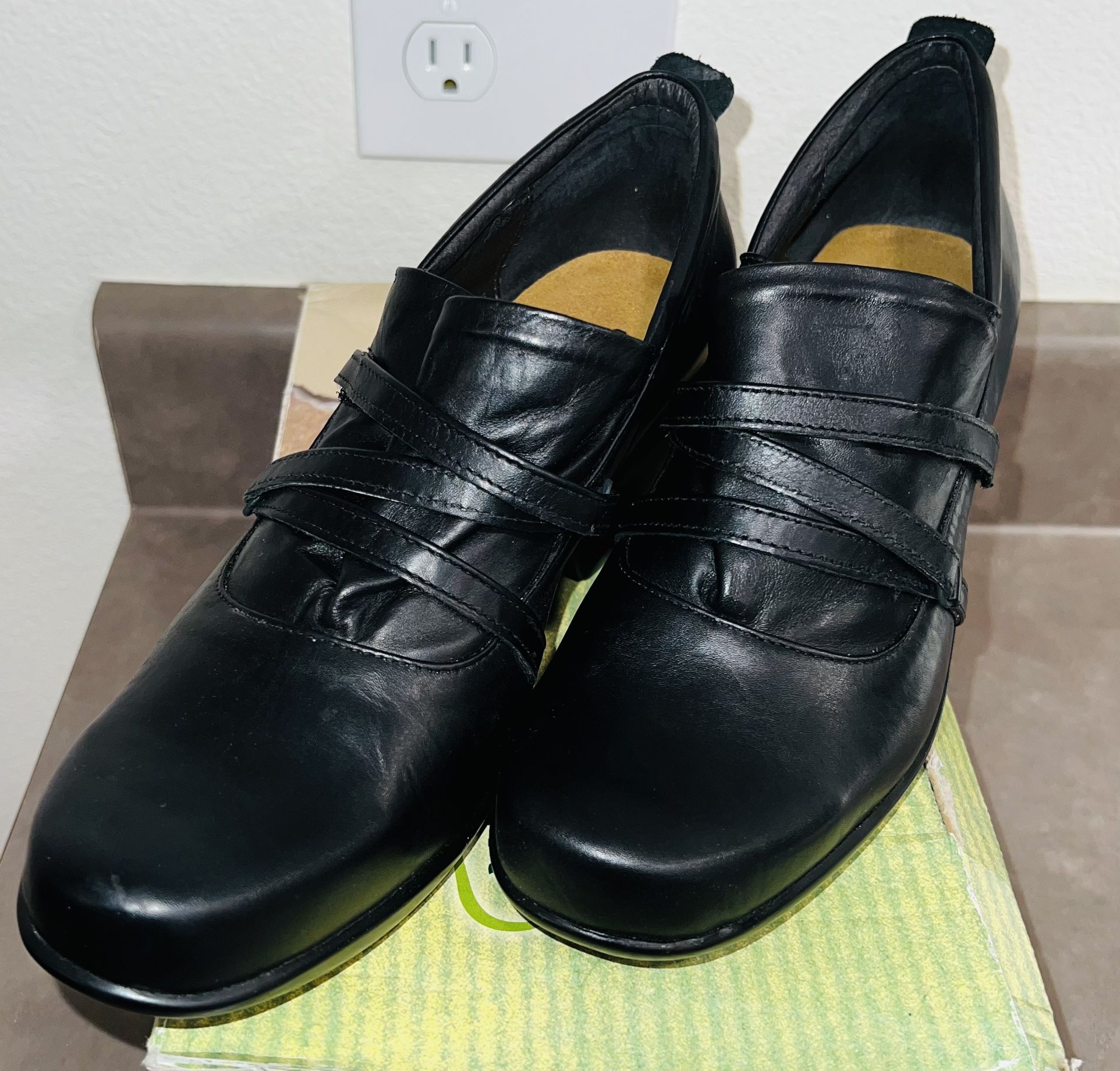 NAOT NIB Fine Leather Slip Ons Shoes KISS BLACK RAVEN Comfort Shoes 10 US 41 EU