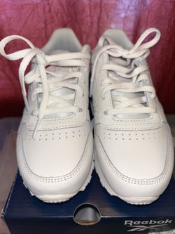 Kids white classic Reebox size 2Y