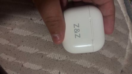 AirPods 4th gen