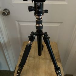 Tripod Compatible To Cannon ES Rebel T3 I.