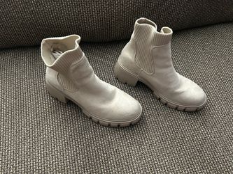 Women’s boots size 7 1/2
