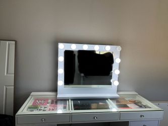 Impressions Vanity