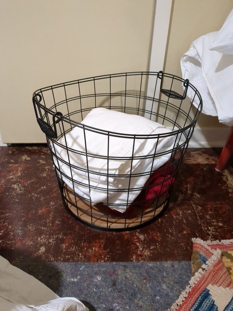 Blanket Basket Metal with Handles for Sale in WA OfferUp