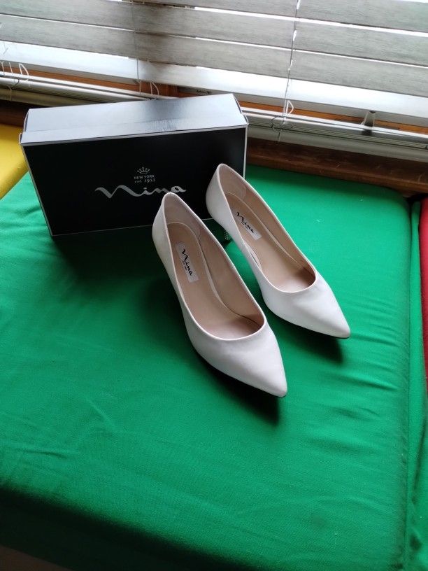 Beautiful bridal shoes size 9.5