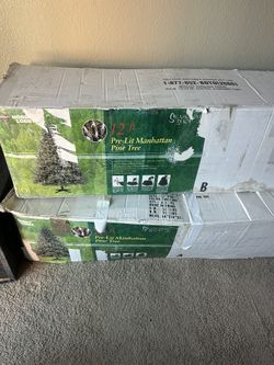 12ft Lit Christmas Tree