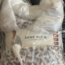 Anne Klein Full front zip Faux Fur trim Animal print Robe. Sz L/XL