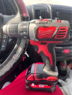 MILWUAKEE 1/2 drill