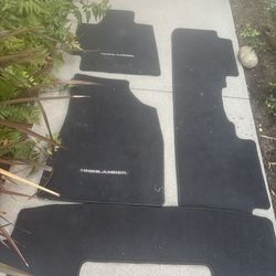 2013 Toyota Highlander floor mats