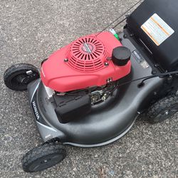 Honda Self Propelled Lawnmower. Almost New Condition. For Pick Up Fremont Seattle. No Low Ball Offers Please 