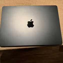 13-inch MacBook Air with M2 chip - Midnight