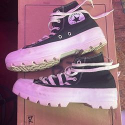 Converse Women Size 8 