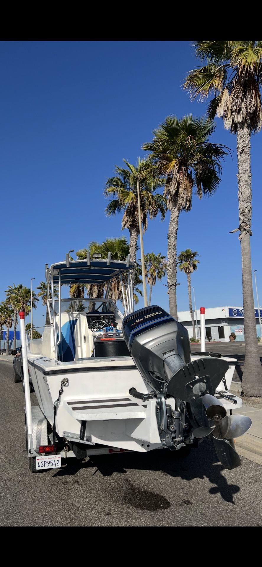 1990 Mako 23’ walk around